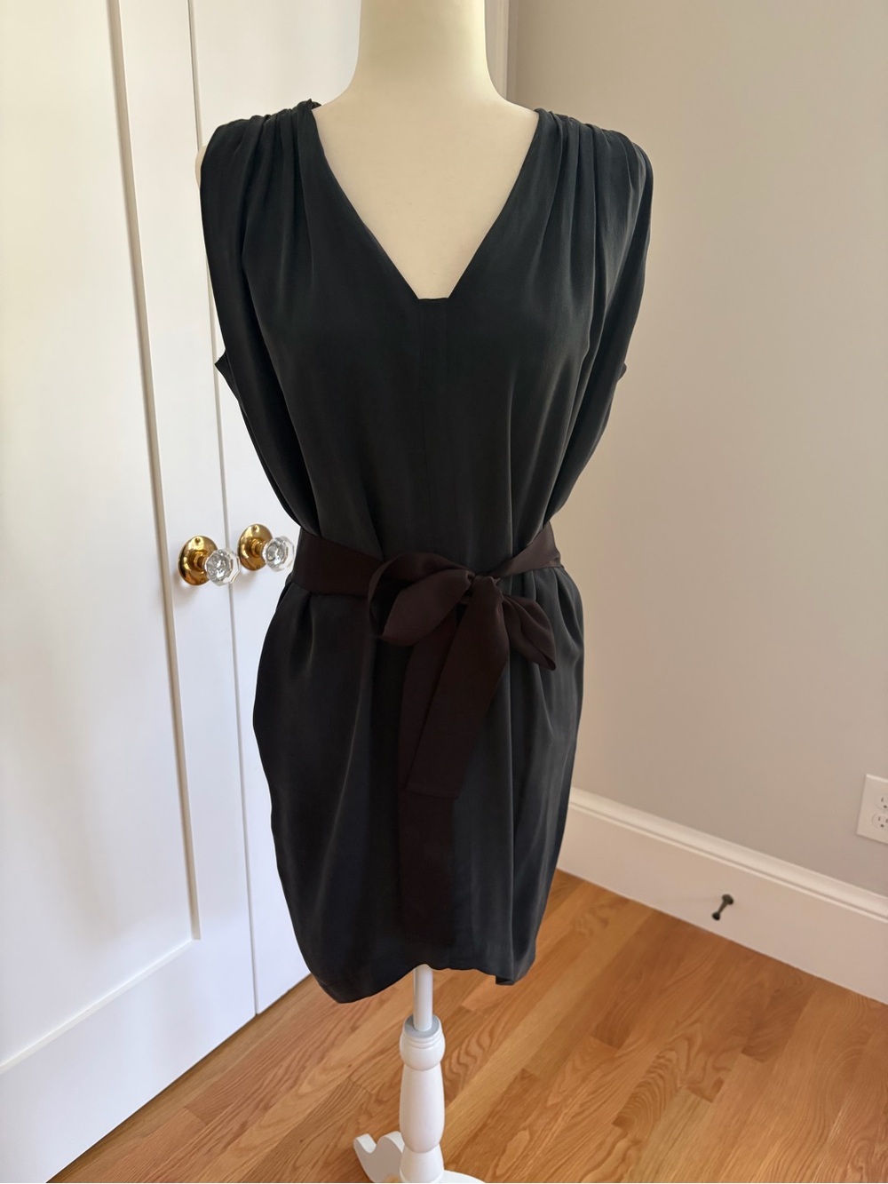 Anthropologie 100% silk Black High-Low Sleeveless Dress with Waist Tie EUC
